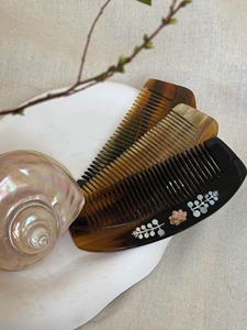 Peigne artisanal vintage en corne de buffle pour usage domestique, brosse coiffante mosaïque avec corne naturelle bouclée, fonction massage antistatique pour la maison - Product Image 6
