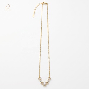 Collier Pendentif Tulipe de Luxe Plaqué Or avec Zircon Blanc pour Femme, Bijoux Indiens Tendance, Idéal pour Mariage, Vente en Gros Fabricant - Product Image 3