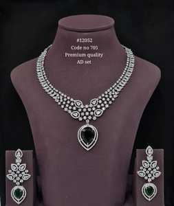 Conjunto Clásico de Collar y Pendientes de Latón con Baño de Rodio y Circonita Cúbica, Piedra Roja de Corte Pera, Joyería de Moda para Mujer, Ideal para Bodas - Product Image 4
