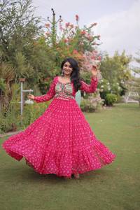 ชุดเดรส Anarkali สีชมพูแฟนซี ตกแต่งด้วยผ้าปะติดปะต่อ ผ้าจอร์เจตต์เทียม สำหรับผู้หญิง ความยาวระดับพื้น สไตล์อินเดียดั้งเดิม เหมาะสำหรับงานเทศกาล นวราตรี ชุดชาติพันธุ์ รีไซเคิล - Product Image 5