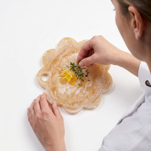 Collection artisanale : Planche à fromage en résine polie à la main, design du fabricant, planche à découper pour la cuisine - Product Image 1