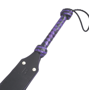 Fouet en cuir avec poignée à motif diamant violet et noir et anse de maintien - Product Image 5