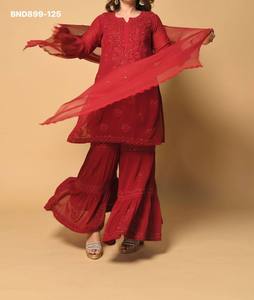 Hermoso y elegante traje sharara de georgette con bordado de lentejuelas y dupatta, completamente cosido, de proveedor de la India. - Product Image 5