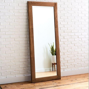 Espejo de cuerpo entero de madera blanca tallada, espejo de pie geométrico ornamentado, disponible a precios de mayorista. - Product Image 2