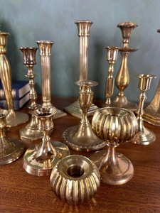 Support de bougie conique vintage en laiton fait main ILAHI, motif gaufré, haute qualité, résistant à la chaleur, 1 couleur, Uttar Pradesh, pour la maison - Product Image 5