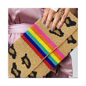 กระเป๋าคลัทช์ประดับลูกปัดหลากสีสันสะดุดตา โดดเด่นด้วยลายเสือดาวสุดชิค - Product Image 2