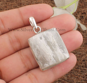 Collar de Selenita Blanca Natural al por Mayor con Colgante de Bisel Vintage, Plata de Ley 925, Hecho a Mano, Acabado Satinado, Joyería Curativa - Product Image 5