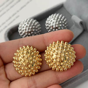 Bola de Masaje Magnética de Plástico para Manos - Product Image 2