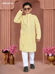 Coton de la meilleure qualité avec broderie Lucknowi Chickankari, poche d'un côté, collection de kurta-pyjama prêts-à-porter, fabricant de Surat. - Product Image 5
