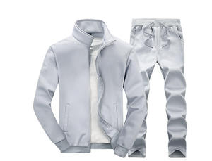 Survêtement de sport en polyester pour homme de qualité supérieure, idéal pour la course à pied et le jogging, avec logo personnalisé - Product Image 4