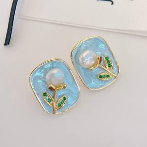 Pendientes de Perlas Barrocas de Agua Dulce con Pintura al Óleo de Estilo Chino Retro, Temperamento Simple con Belleza Natural - Product Image 1