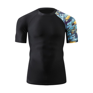 Rashguards MMA en gros pour hommes, fabriqués au Pakistan, meilleure qualité, manches courtes, séchage rapide, pour la vente en ligne. - Product Image 2
