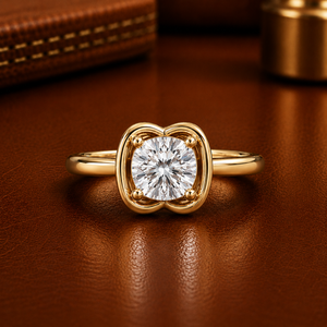 Bague de fiançailles élégante en or pur 14 carats avec diamant de laboratoire taille coussin, pour mariage, design de bijoux fins sur mesure - Product Image 1