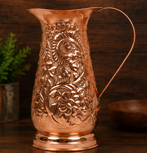 Carafe vintage en cuivre avec motifs floraux en relief et poignée pour la décoration intérieure - Grande capacité, style Meenakari artisanal - Product Image 3