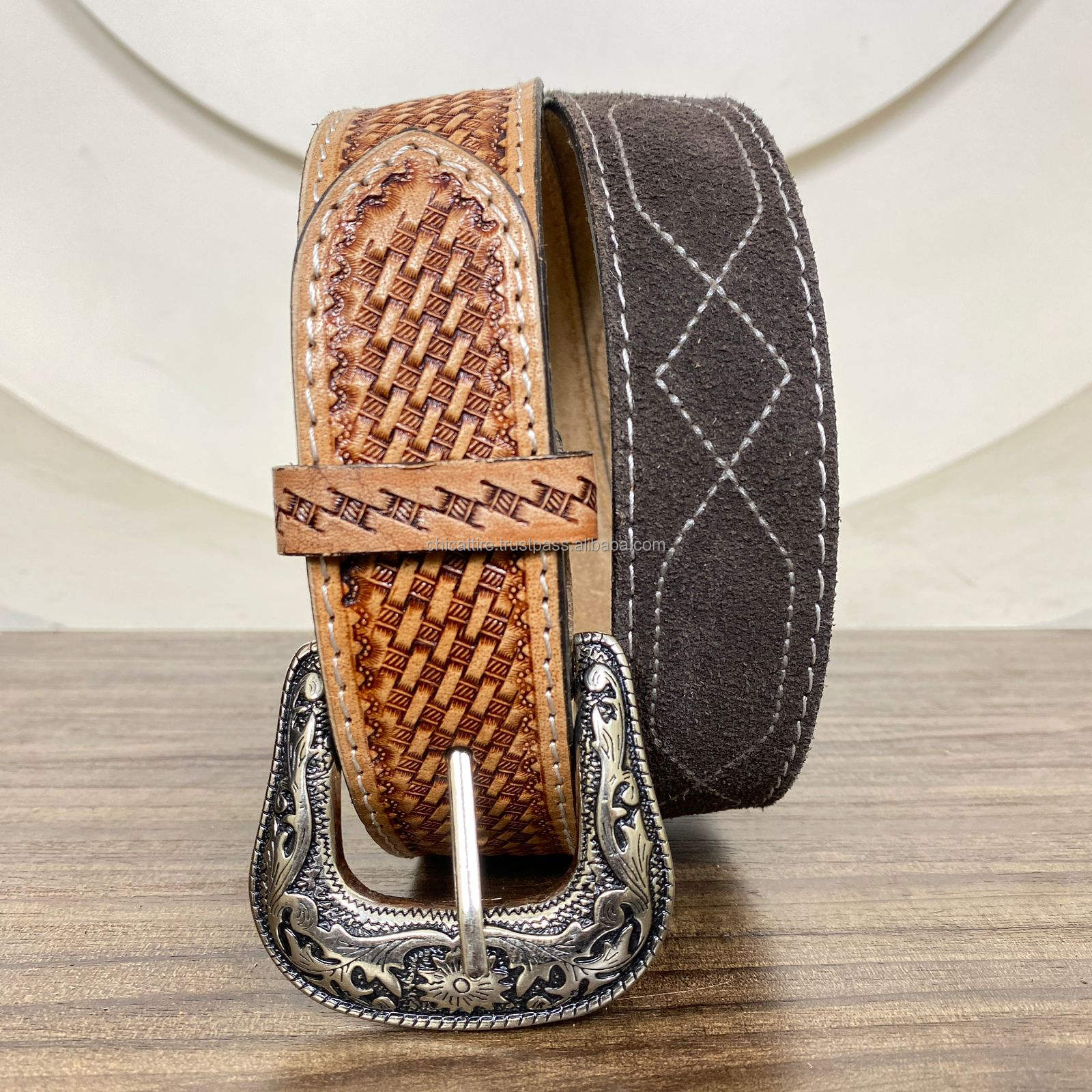 สีน้ำตาล