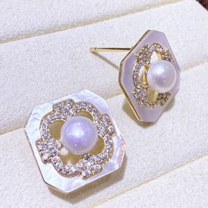 Boucles d'oreilles en cristal de perle naturelle de luxe Zhuji, design carré en coquille, avec aiguille en argent S925 de luxe léger, perles blanches - Product Image 3