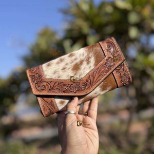 Portefeuille en cuir de vachette élégant et multifonctionnel pour femme, avec gravures artisanales, style western, idéal pour l'été – Grande Vente - Product Image 1