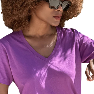 T-shirt décontracté pour femme, couleur prune, manches courtes, col en V, en toile écologique, mélange polyester/coton, anti-boulochage, respirant, doux et de qualité supérieure - Product Image 4