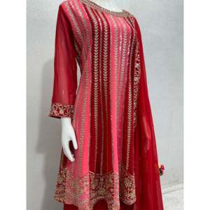 Salwar Kameez de Diseño para Boda con Top, Pantalón Plazzo y Dupatta, Detalles de Pedrería Hechos a Mano en Material de Poliéster - Product Image 4