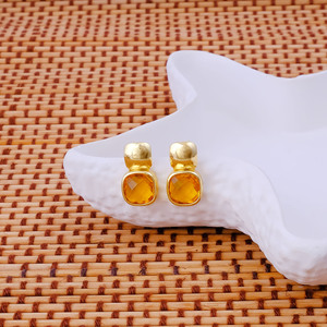 Boucles d'oreilles clous carrées épaisses plaquées or 18 carats avec pierre précieuse citrine, faites à la main, bijoux bohèmes délicats, cadeau pour elle - Product Image 3