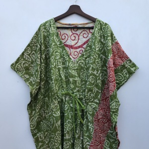 Caftán vintage de algodón Kantha hecho a mano para mujer, vestido bohemio para estar en casa o la playa. - Product Image 1
