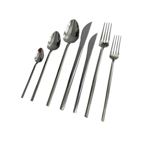 Ensemble de couverts haut de gamme en acier inoxydable 18/10, design baguette élégant, pour hôtel, restaurant et mariage. - Product Image 5