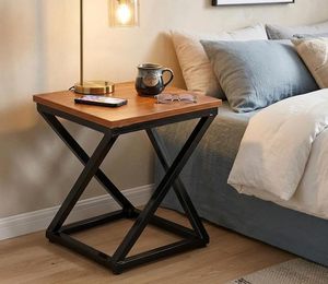 Table d'appoint géométrique moderne en métal, table d'appoint carrée industrielle avec plateau en bois, table d'appoint robuste pour salon et chambre à coucher - Product Image 2
