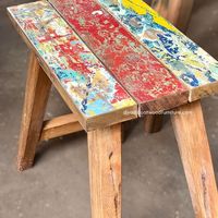 Tabouret rustique artisanal confortable, design carré avec espace, en teck recyclé couleur naturelle, pour l'extérieur, le jardin et la maison
