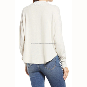 Maglietta da <span class=keywords><strong>donna</strong></span> personalizzata con orlo curvo e collo termico - Product Image 2