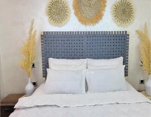 Tête de lit minimaliste en bois tressé avec revêtement en cuir, lit mural King Size, fait main, finition naturelle écologique, moderne - Product Image 1