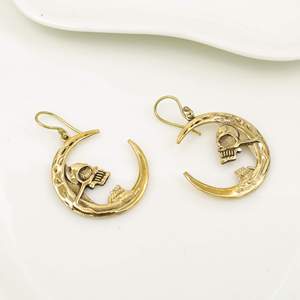 Pendientes de Aro con Colgante de Calavera Lunar en Latón Chapado en Oro, Joyería de Moda Cristiana Unisex, Regalo - Product Image 5