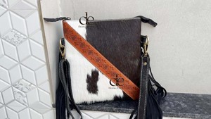 High Quality New Cowhide Leather Fringe Cross Body Shoulder Bag Stylish Purse Carving Tooled Leather Bags for Women's Multi Use - Product Image 5