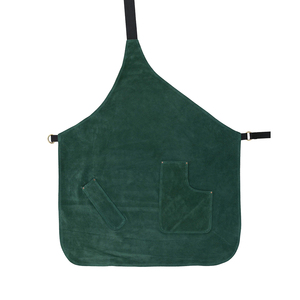 Cape de coiffure professionnelle en cuir avec taille ajustable et poches pour usage en salon de coiffure - Product Image 5