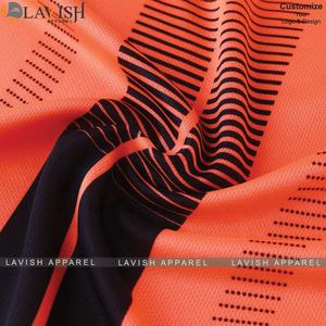 Vêtements de sport personnalisés à haute rétention d'air pour hommes, ensemble de maillots de football américain sublimé avec ballon de match de football compatible avec le logo du club - Product Image 2