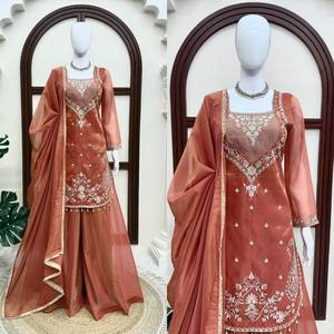 Ensemble Kurti en tissu Simmer avec broderie à sequins, pantalon palazzo uni à taille élastique et dupatta en dentelle à bordure sur quatre côtés IGX 6065 - Product Image 3