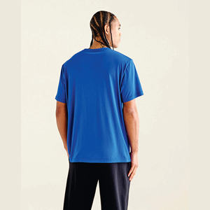 Camisetas de Hombre con Logotipo Personalizado, Fabricadas por un Fabricante de Ropa OEM, Tela Mixta de Poliéster y Algodón, Camisetas Casuales Estampadas de Manga Corta - Product Image 4