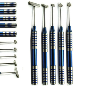 Juego de Instrumentos Quirúrgicos Dentales WORLD PRECISION SURGICAL, 5 Piezas, Mango Azul con Diseño Acanalado, Herramientas Periodontales, Cirugía Oral Manual - Product Image 1