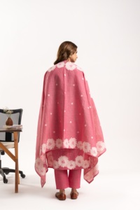 Conjunto de traje de mezcla de algodón para mujer con kurta de jacquard floral, pantalón y dupatta, ropa étnica elegante para ocasiones festivas, fiestas y uso casual. - Product Image 5