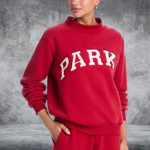 เสื้อสเวตเชิ้ตพิมพ์ลายคอเต่าสำหรับผู้หญิง แบรนด์ Parke OEM รุ่นหนาพิเศษสำหรับฤดูหนาว ตกแต่งด้วยงานปักไหมเชนีล ผ้าฝ้ายฟลีซ ทรงโอเวอร์ไซส์ - Product Image 1