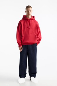 Sweat à capuche décontracté pour homme en molleton de coton épais, idéal pour l'hiver, fabrication OEM, vente en gros, coupe oversize rouge - Product Image 2