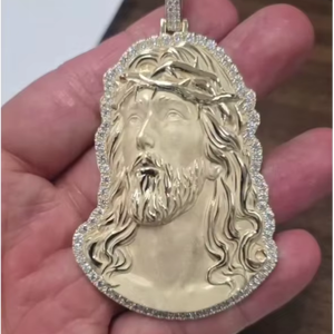 Pendentif Visage de Jésus entièrement serti de Moissanite VVS en Or Jaune, Croix Tendance, Meilleure Vente, Hip Hop Bling, Luxe, Bijou d'Affirmation Religieux - Product Image 1
