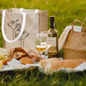 Natural Fiber Jute Beach <b>Bag</b> with Stylish Finish Perfect for Casual Outings and Weekend Getaways - Product Image 4