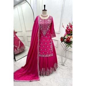 Hermoso Conjunto de Top-Lehenga y Dupatta para Fiestas, Elegantes Accesorios Étnicos - Product Image 4