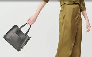 Wholesale Premium Quality Women Genuine Leather Crossbody Tote Bag Fashion <b>Shoulder</b> Bag Modern Black Office Travel Bag - Product Image 6