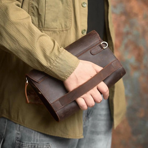 Bolso de mano de cuero hecho a mano con cremallera de primera calidad, múltiples compartimentos, acabado elegante y construcción duradera para la mujer moderna. - Product Image 2