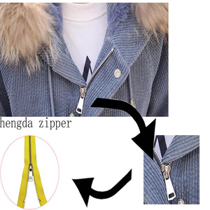 Fermetures éclair métalliques personnalisées avec curseur autobloquant, extrémité ouverte, légères, pour vestes, manteaux, sacs, vêtements et accessoires. - Product Image 6