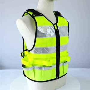 เสื้อกั๊กนิรภัยสะท้อนแสงสีทองสำหรับทุกเพศ ทุกวัย ระบายอากาศได้ดี น้ำหนักเบา ทนทาน ผลิตจากโพลีเอสเตอร์ เหมาะสำหรับทุกฤดูกาล - Product Image 2