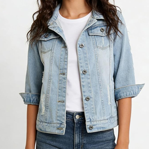 Veste en jean bleu clair déchiré pour femme, manches trois quarts, style décontracté vintage, pour le printemps - Product Image 1