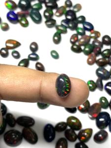Opale noire éthiopienne 100 % naturelle de haute qualité, opale multicolore, forme mixte, cabochon pour la fabrication de bijoux - Product Image 5
