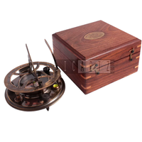 Boussole solaire ronde en laiton antique avec boîte en bois, instrument de navigation marine vintage, cadeau de collection pour marins
